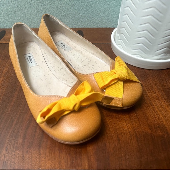 NWOT Furla Yellow Italian Leather Flats Bow Shoes Size EU 38 US 7.5 Mustard New - Picture 9 of 12